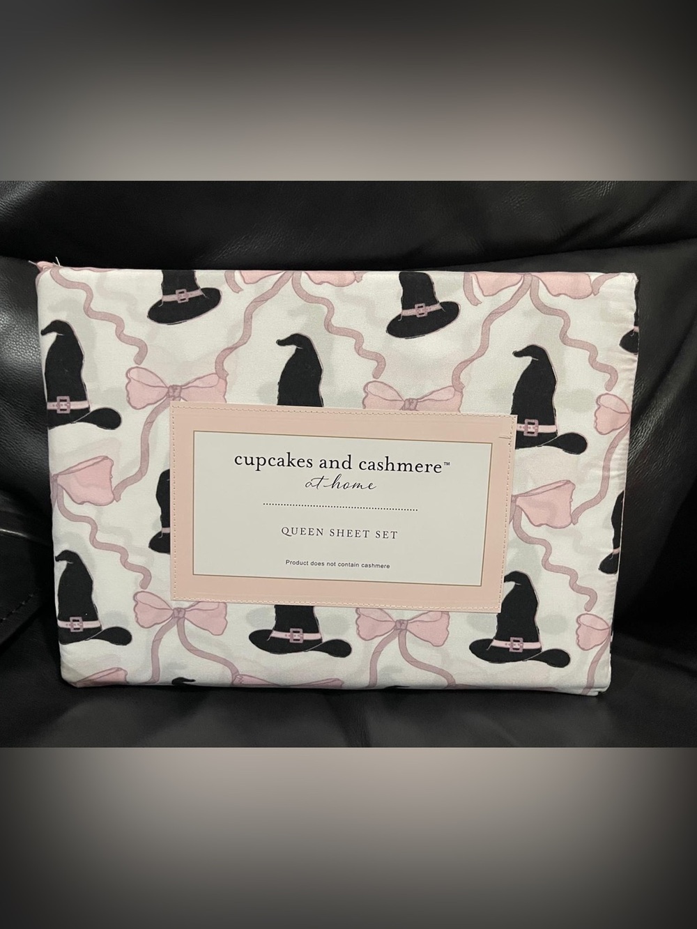 Halloween CUPCAKES & CASHMERE Witch Hats and Bows Queen Sheet Set